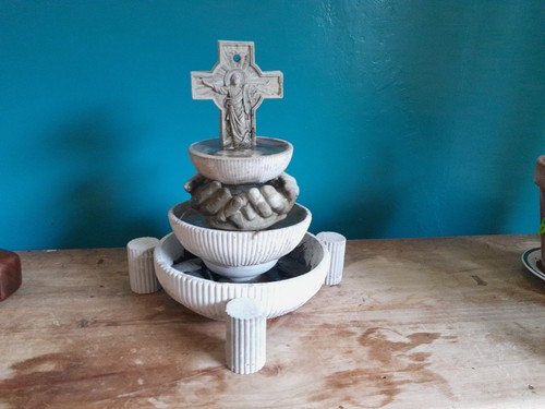 Tier crucifix indoor or - indoor,